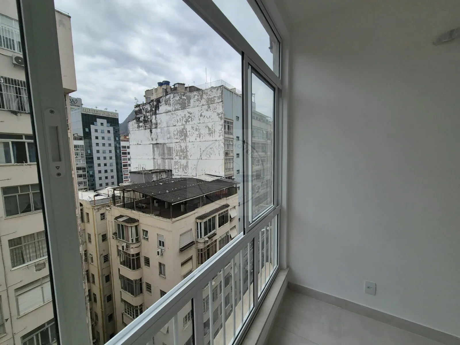Apartamento a venda com 2 quartos no Leme, 70m2, 1 vaga - imagem 9