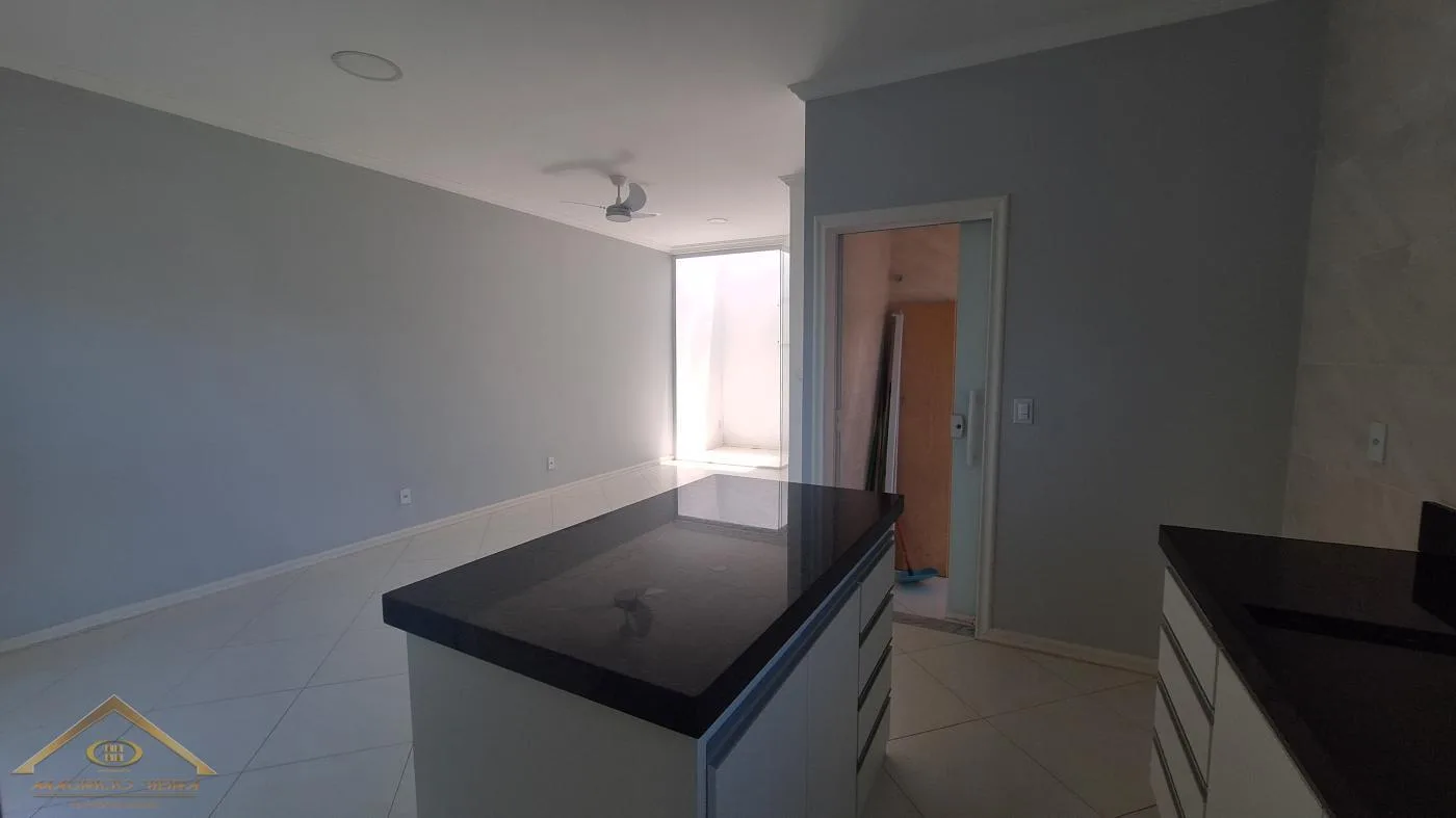 Casa para Venda em Cabo Frio / RJ no bairro Vila do Peró - imagem 8