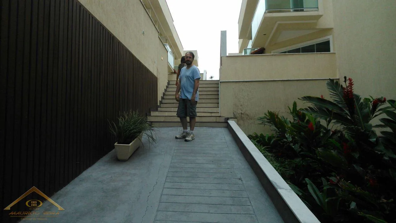 Casa em Condomínio para Venda em Cabo Frio / RJ no bairro Peró - imagem 20