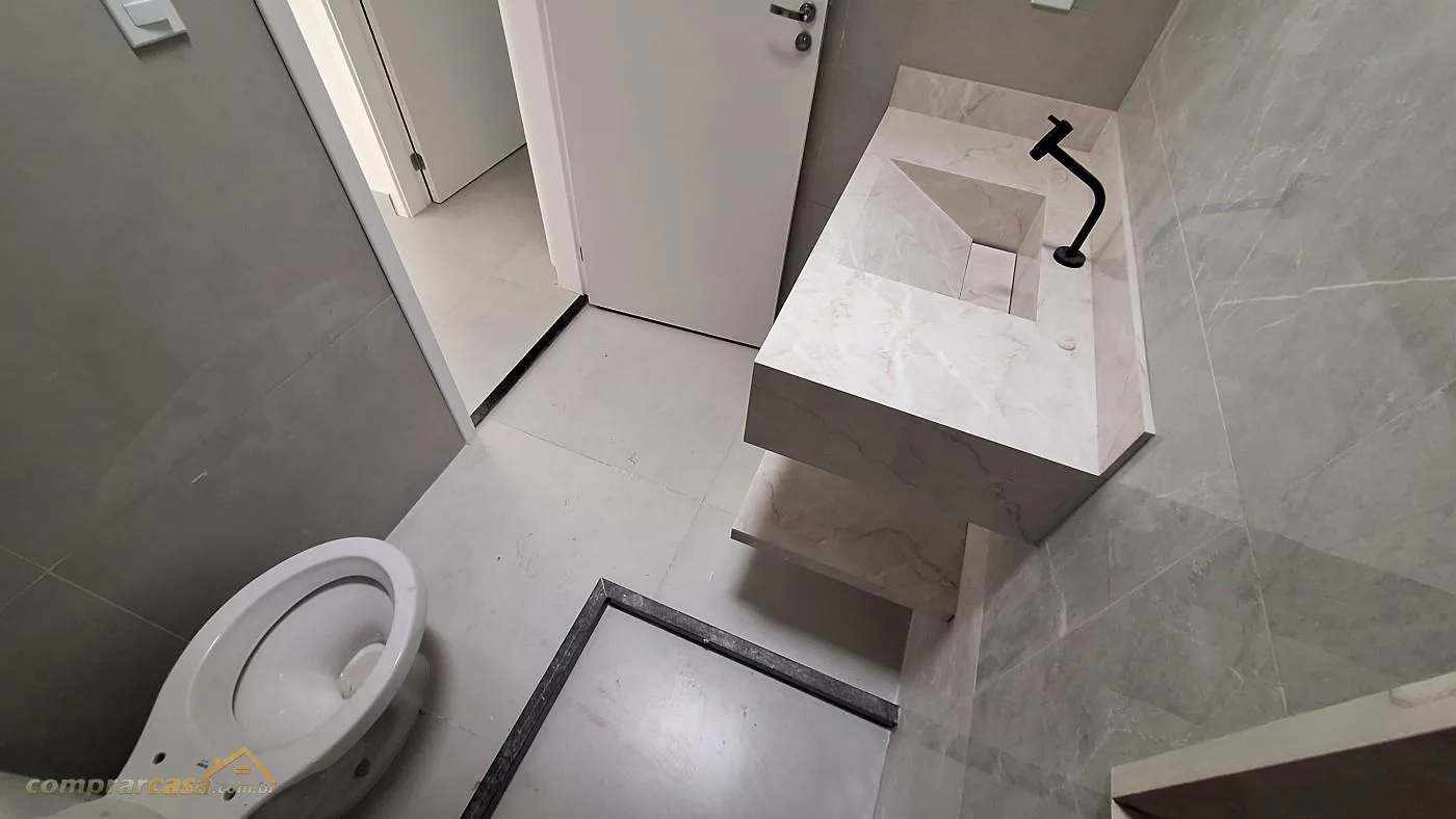 Casa para Venda em Cabo Frio / RJ no bairro Vila do Peró - imagem 24