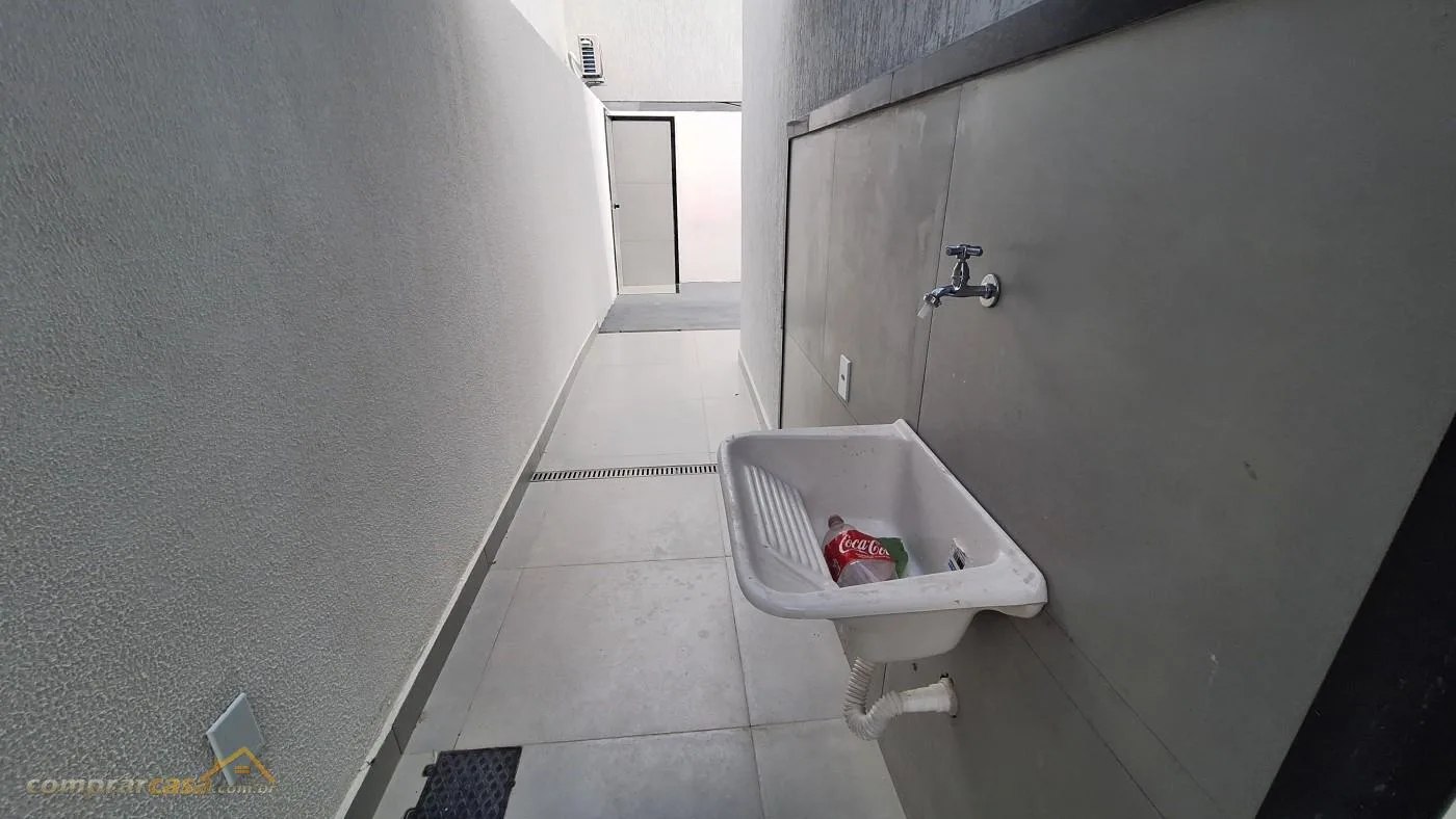 Casa para Venda em Cabo Frio / RJ no bairro Vila do Peró - imagem 35