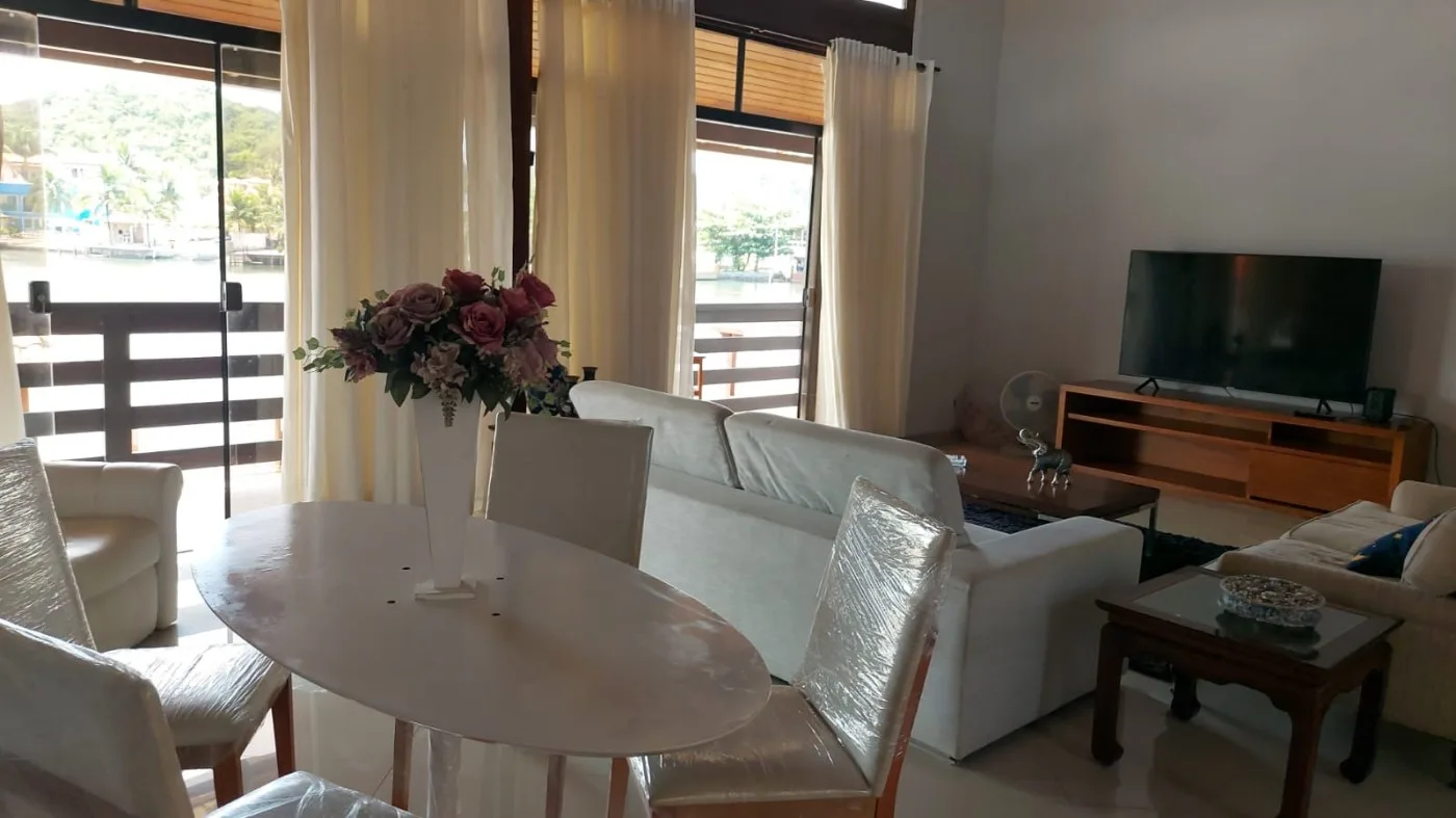 Casa para Venda em Cabo Frio / RJ no bairro Ogiva - imagem 7