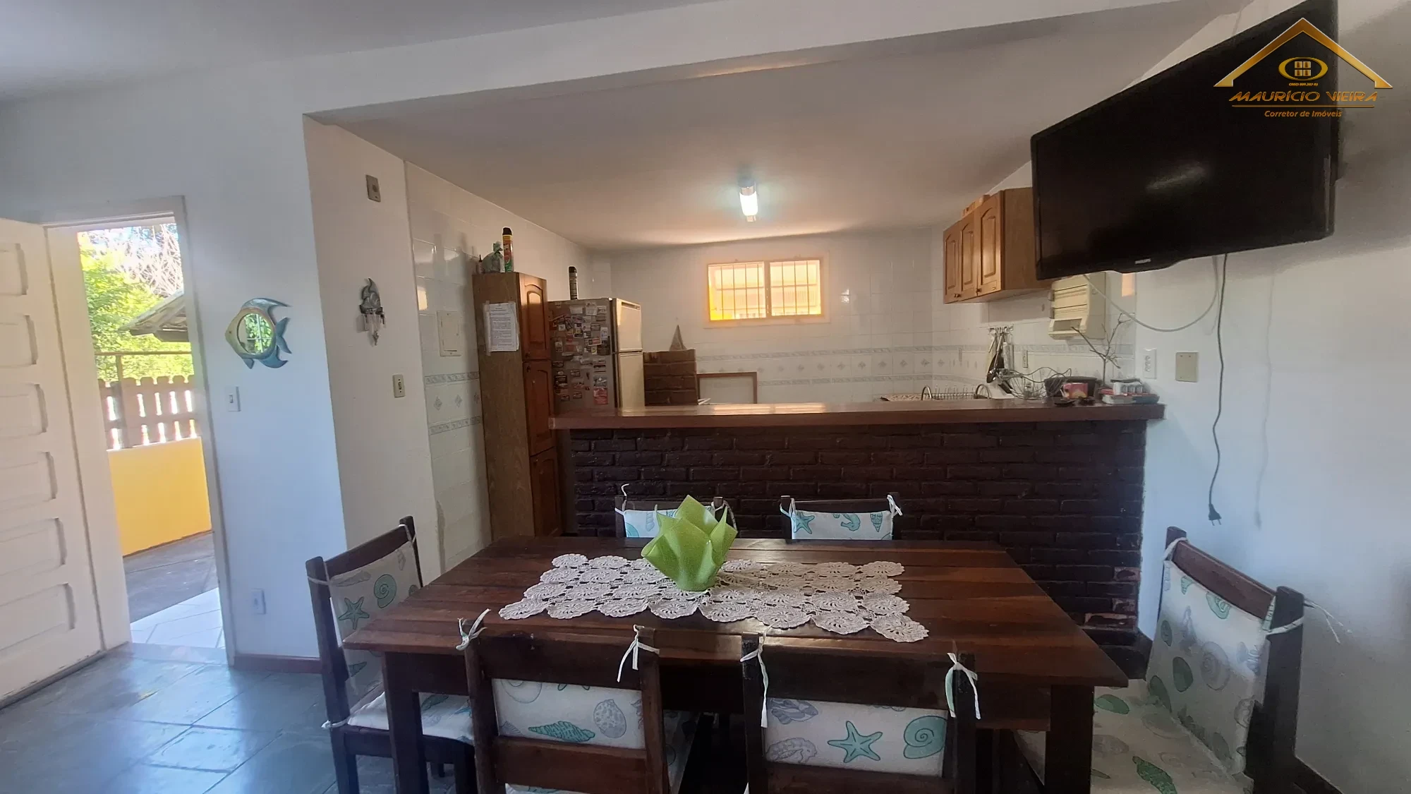 Linda casa na Ogiva, em condomínio fechado, porteira fechada e com preço abaixo do mercado. Em frente ao Clube Náutico.